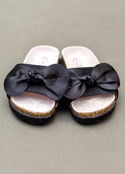 Ana Bow Slide in Black