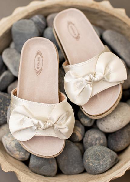 Ana Bow Slide in Cream