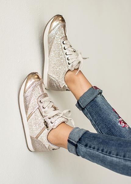 Ari Sneaker in Champagne