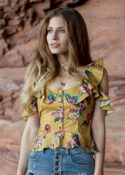 Carmen Top in Ochre
