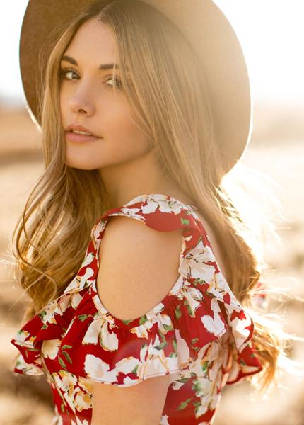 Carmen Top in Red