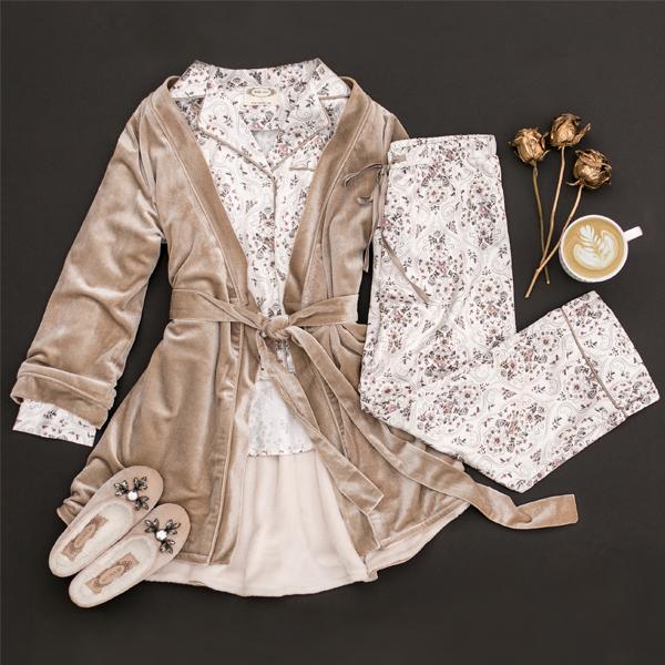 Frankie Robe in Champagne