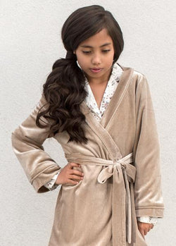 Frankie Robe in Champagne 