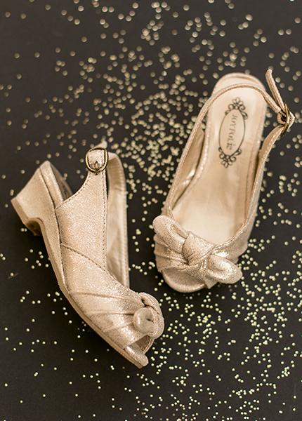 Claire Heel in Gold