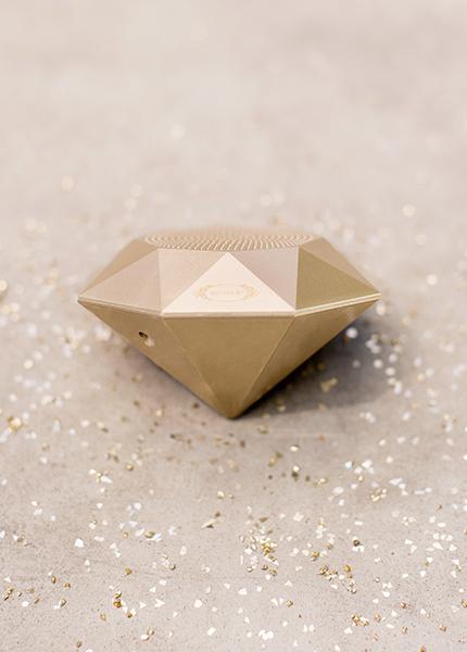 Diamond Speaker in Gold
