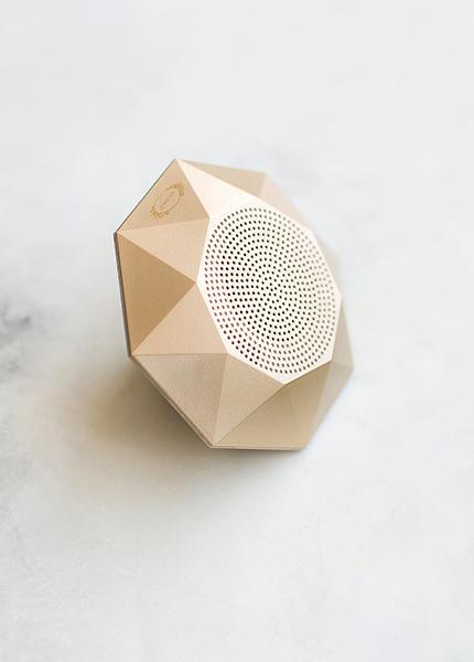Diamond Speaker in Gold