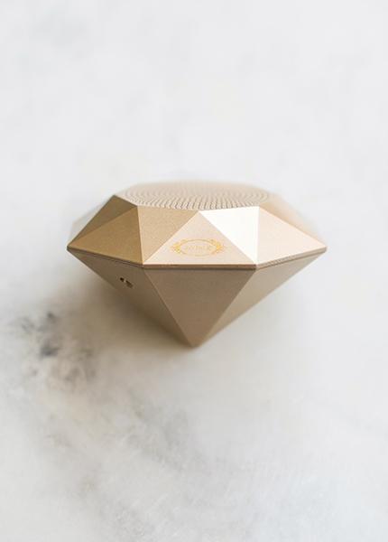 Diamond Speaker in Gold