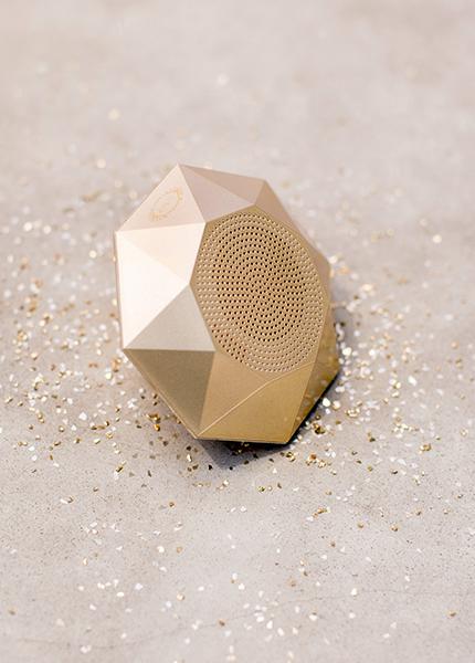 Diamond Speaker in Gold
