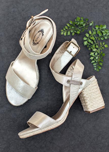 Liora Heel in Gold