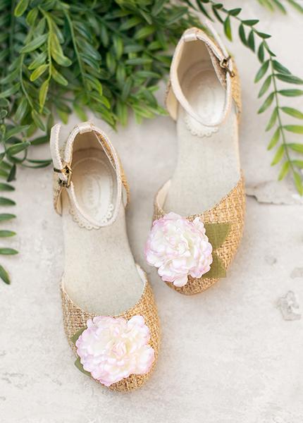 Hailey Flat in Raffia