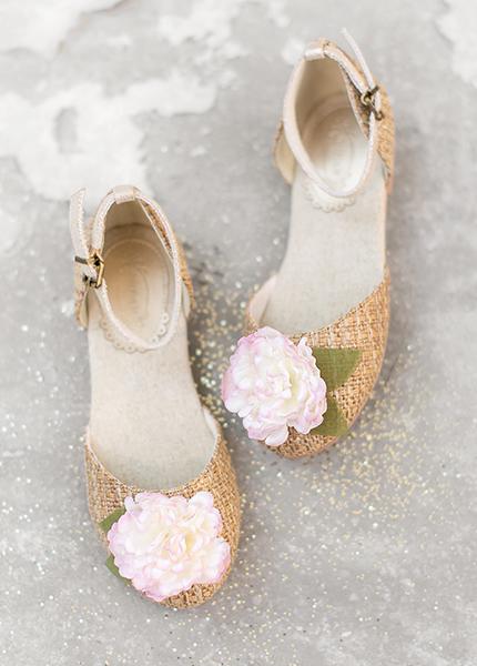 Hailey Flat in Raffia