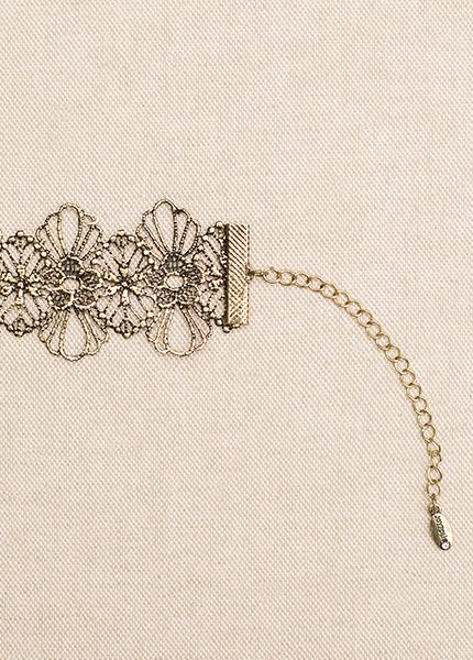 Jasmine Choker