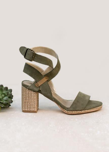 Liora Heel in Hunter