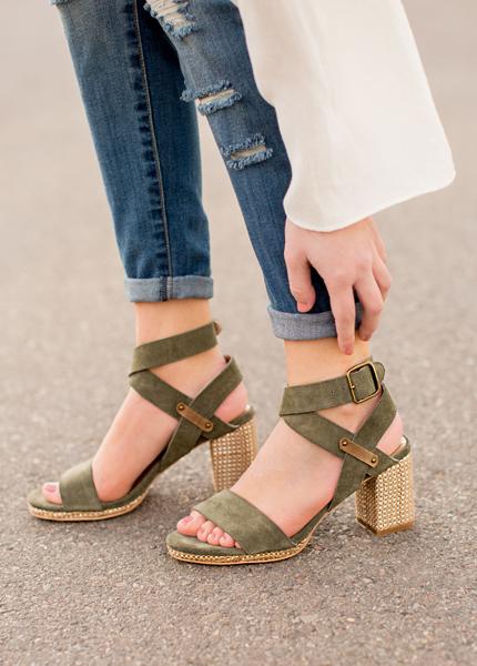 Liora Heel in Hunter