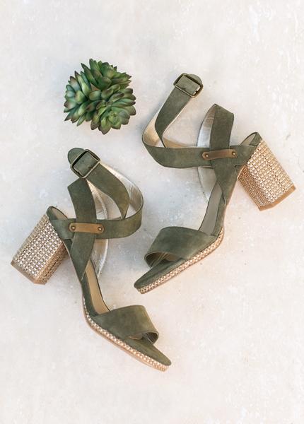 Liora Heel in Hunter