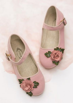 Lola Mary Jane in Rose
