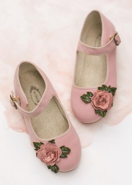 Lola Mary Jane in Rose