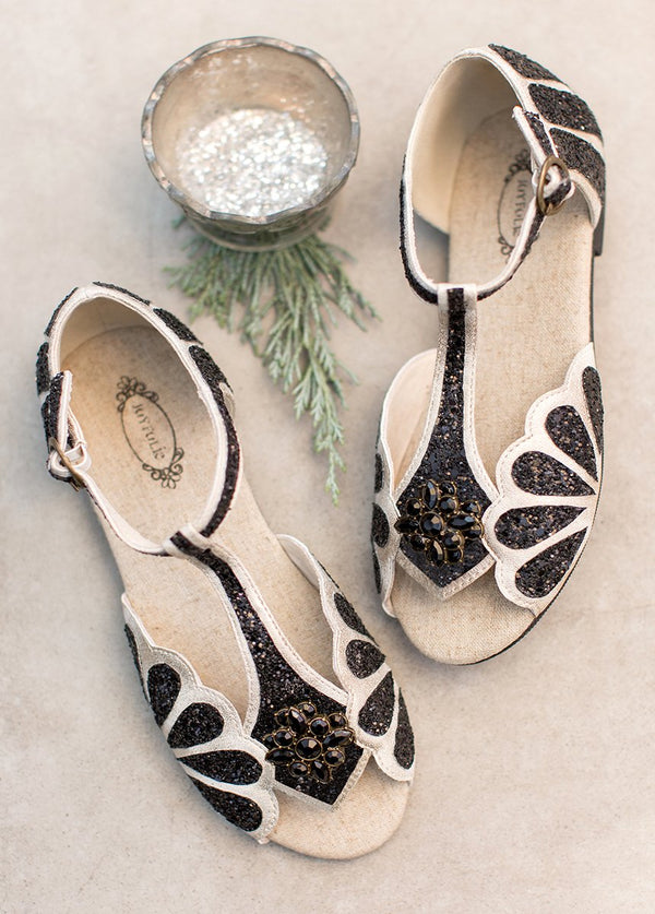 Mari Flat in Black