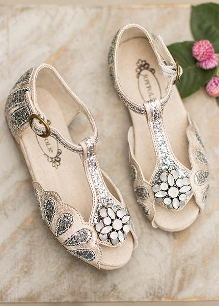 Mari Flat in Silver