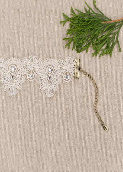 Melina Choker in Cream