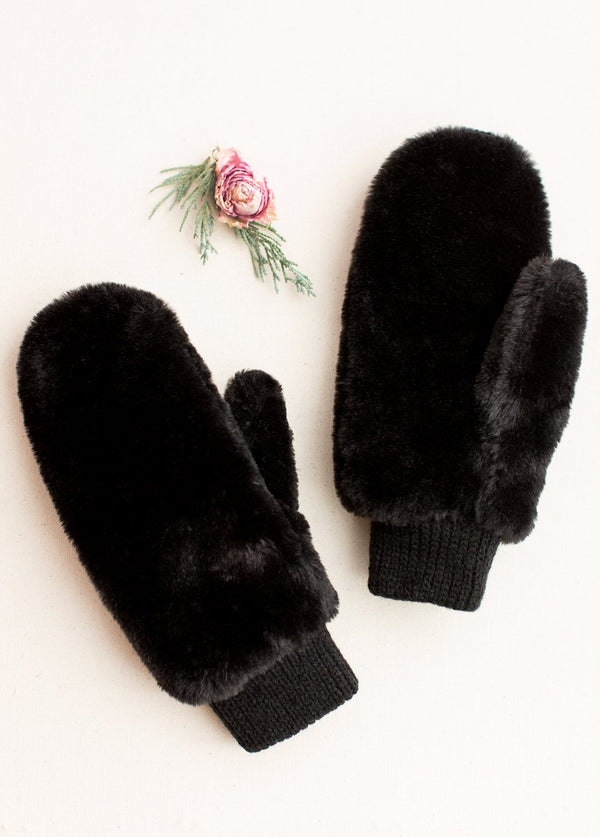 Isla Fur Mittens in Black