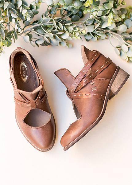 Oralie Leather Ankle Boot in Brown