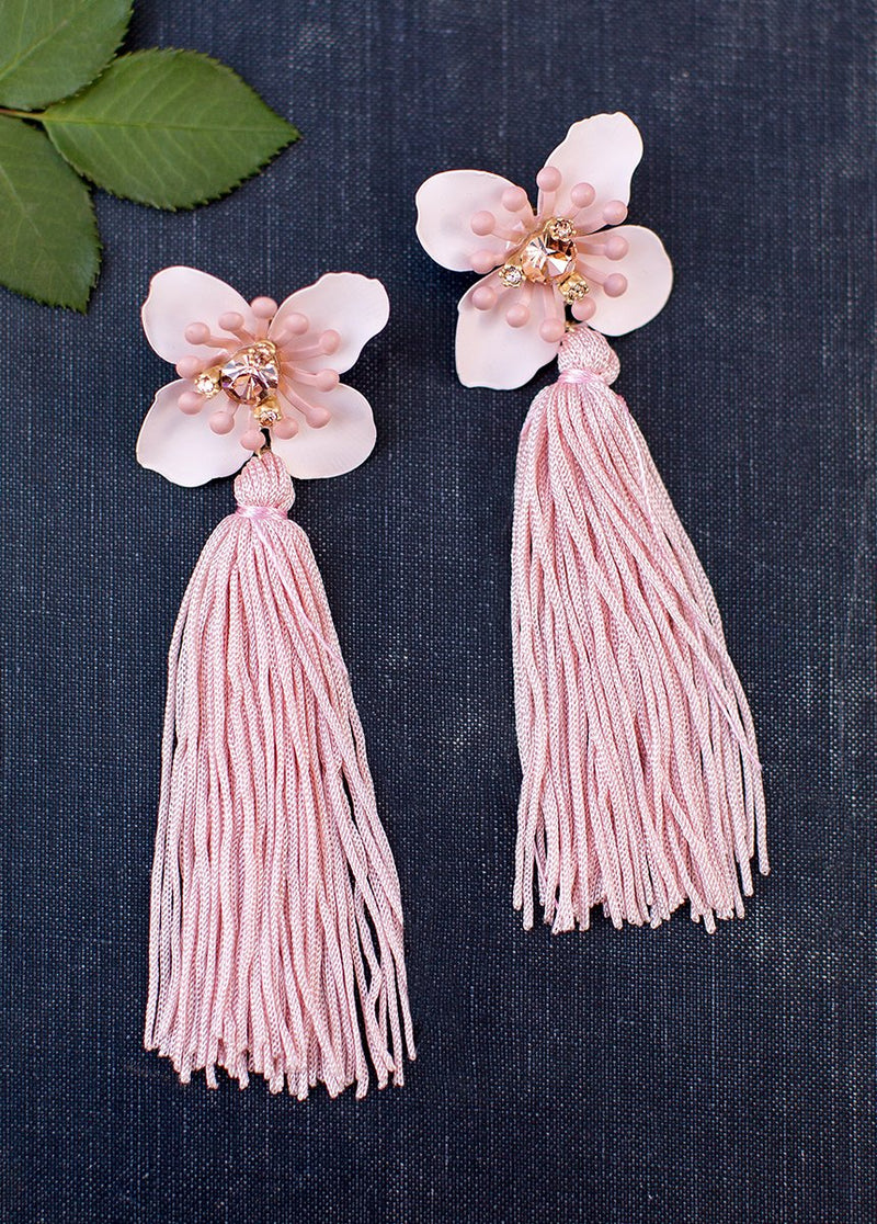 Tessa Earrings in Nude Pink